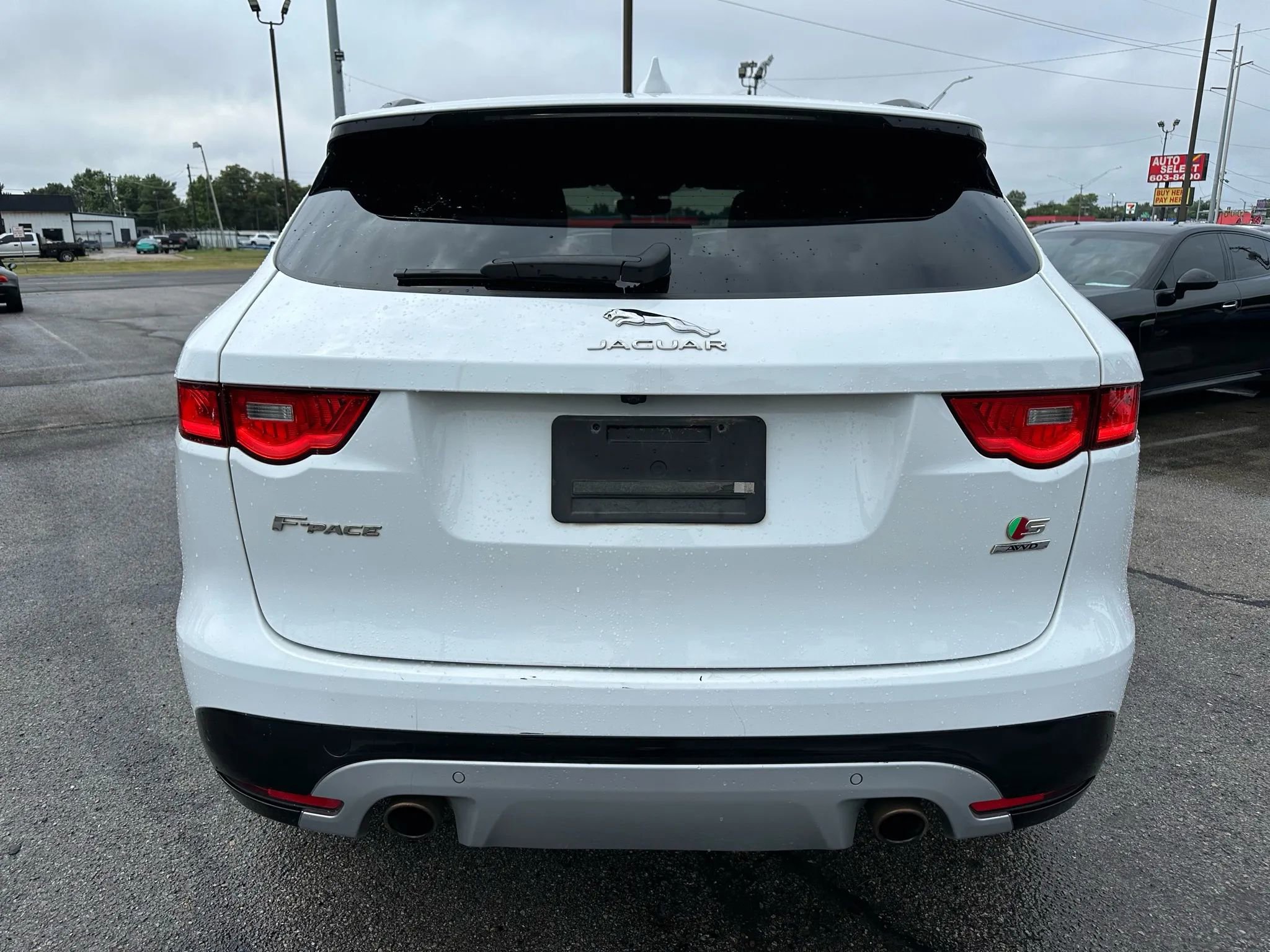 Used 2019 Jaguar F-PACE S image 31