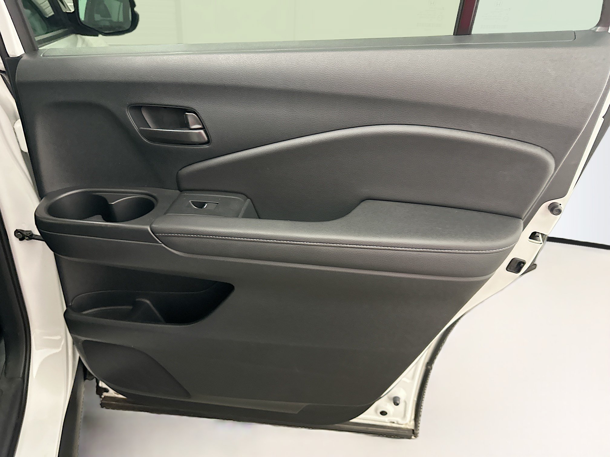 Used 2023 Honda Passport EX-L image 32