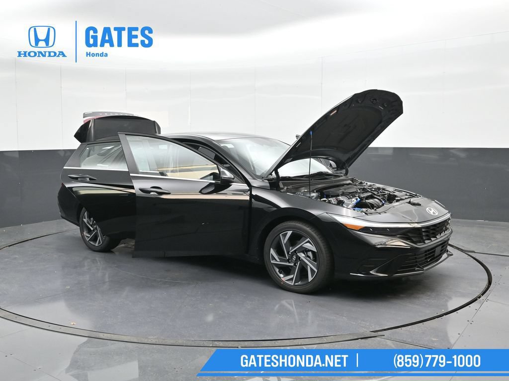 Used 2025 Hyundai Elantra Limited w/ Cargo Package FWD image 62
