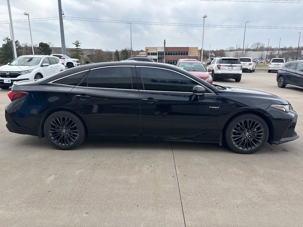 Used 2019 Toyota Avalon XSE w/ Protection Package FWD image 4