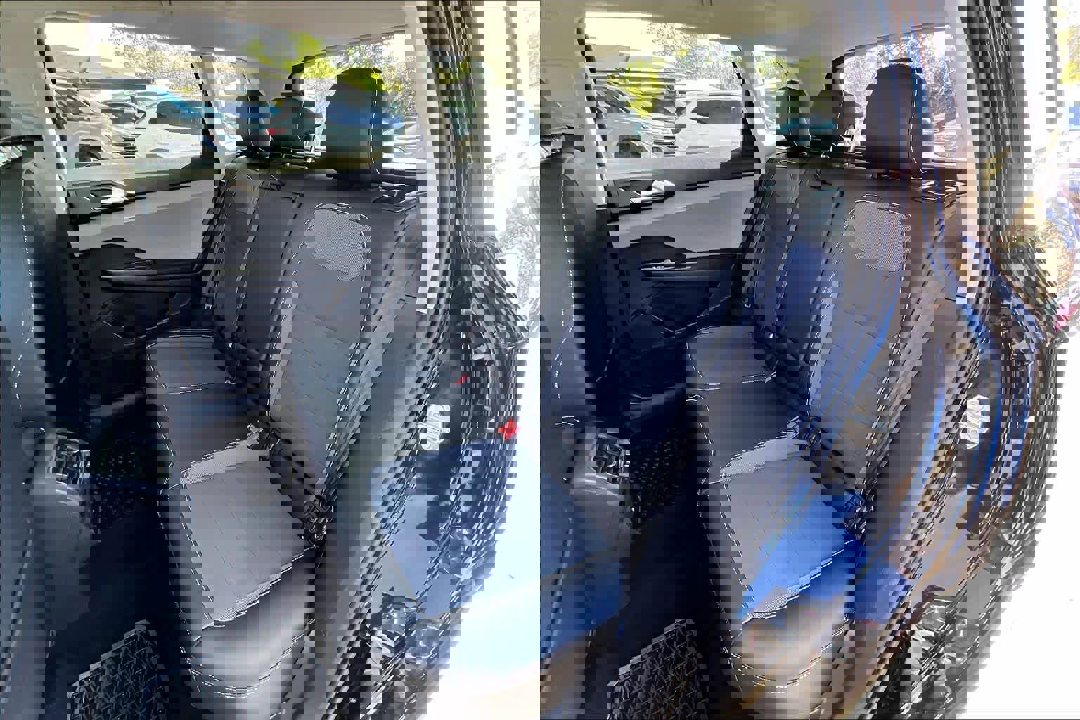 Used 2023 Volkswagen Taos SE w/ Panoramic Sunroof Package image 21