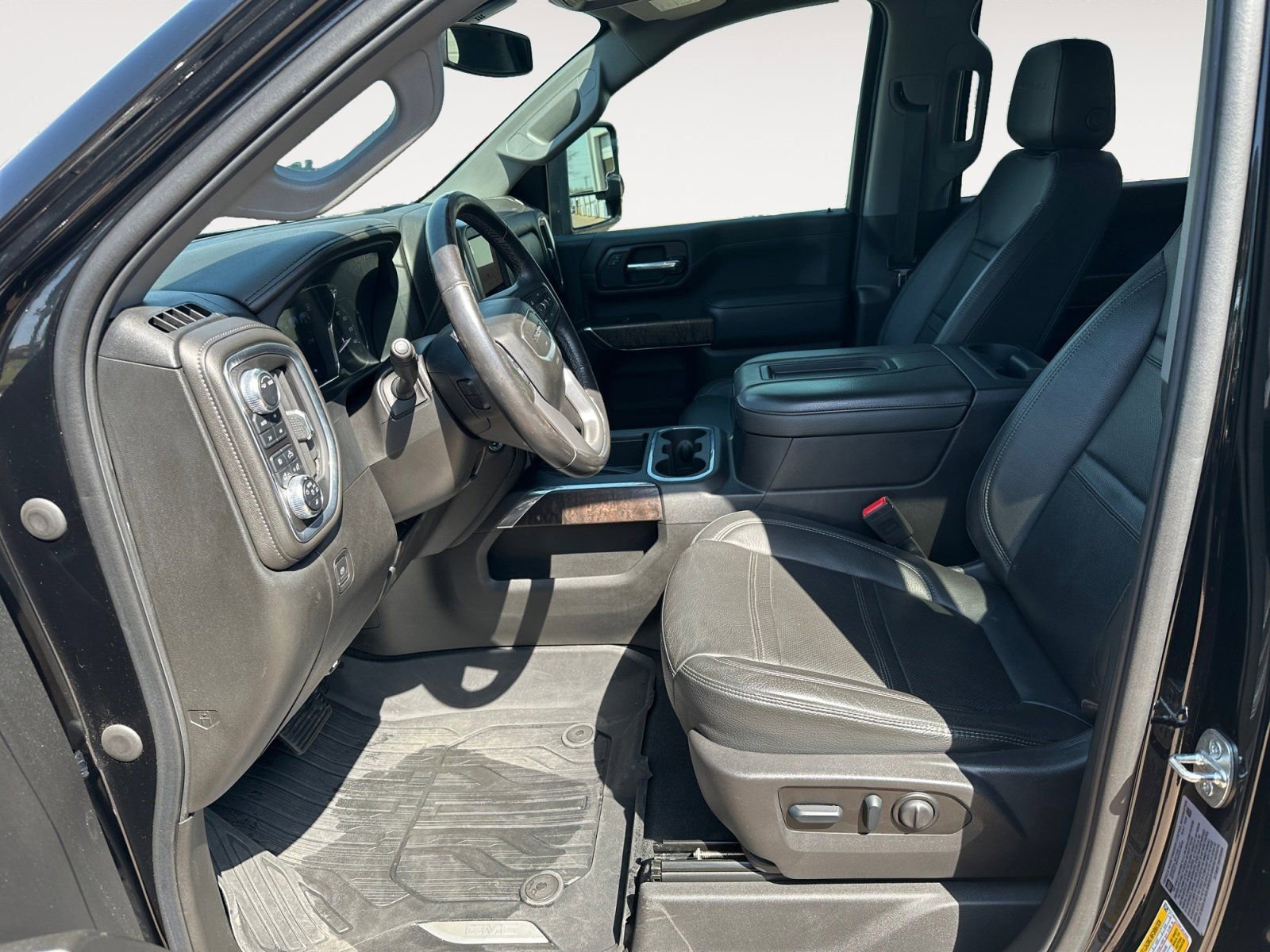 Used 2022 GMC Sierra 2500 Denali image 9