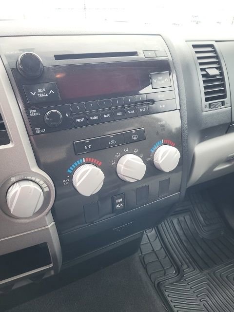 Used 2013 Toyota Tundra 4x4 CrewMax w/ Tow Pkg image 9