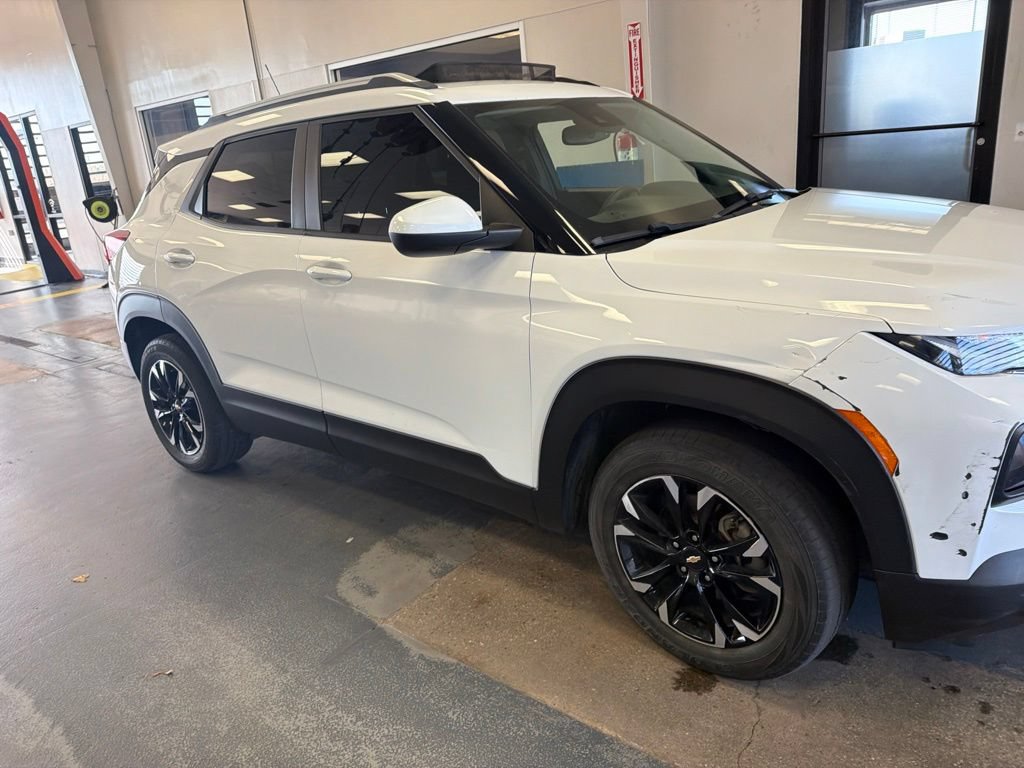 Used 2021 Chevrolet TrailBlazer LT w/ Sun and Liftgate Package AWD/4WD image 1