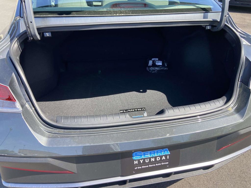 Certified 2026 Hyundai Elantra Sport image 9
