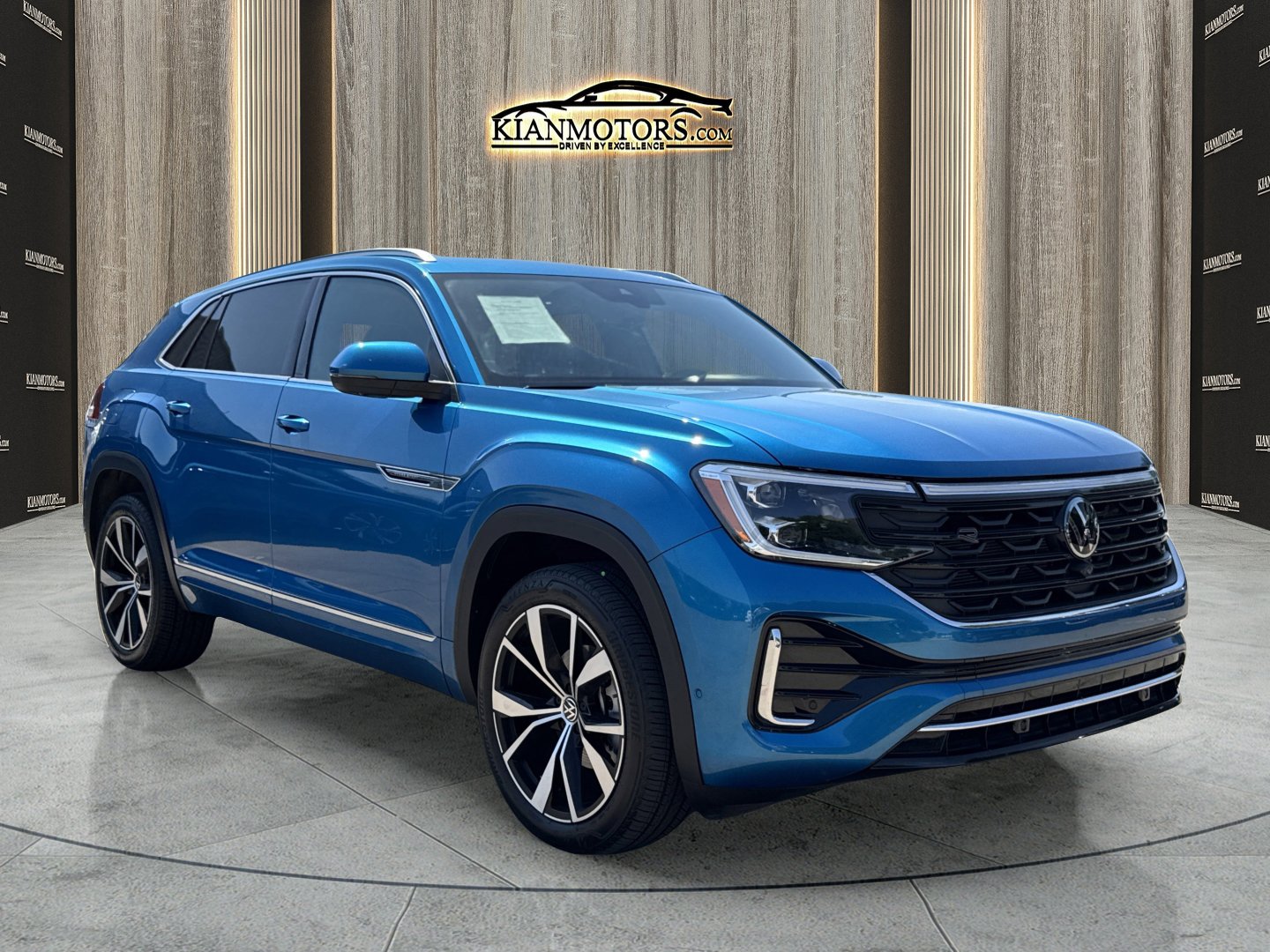 Used 2024 Volkswagen Atlas Cross Sport SEL Premium R-Line image 1