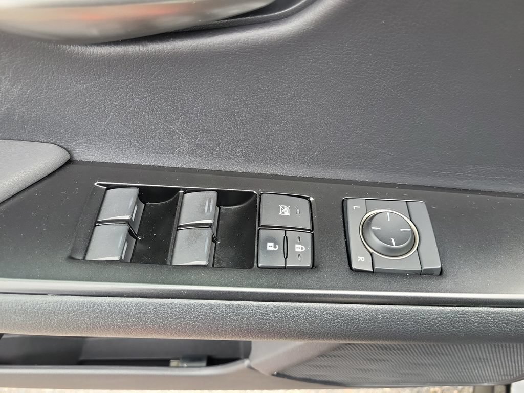 Used 2019 Lexus UX 250h AWD/4WD image 11