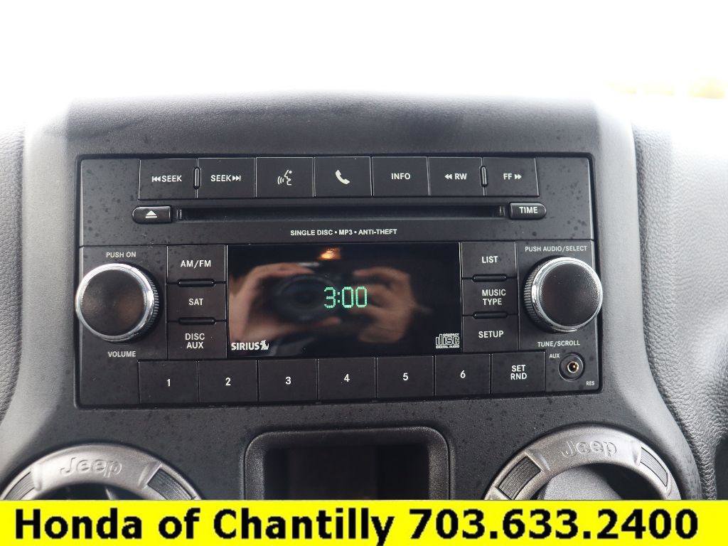 Used 2018 Jeep Wrangler Sport w/ Connectivity Group image 14