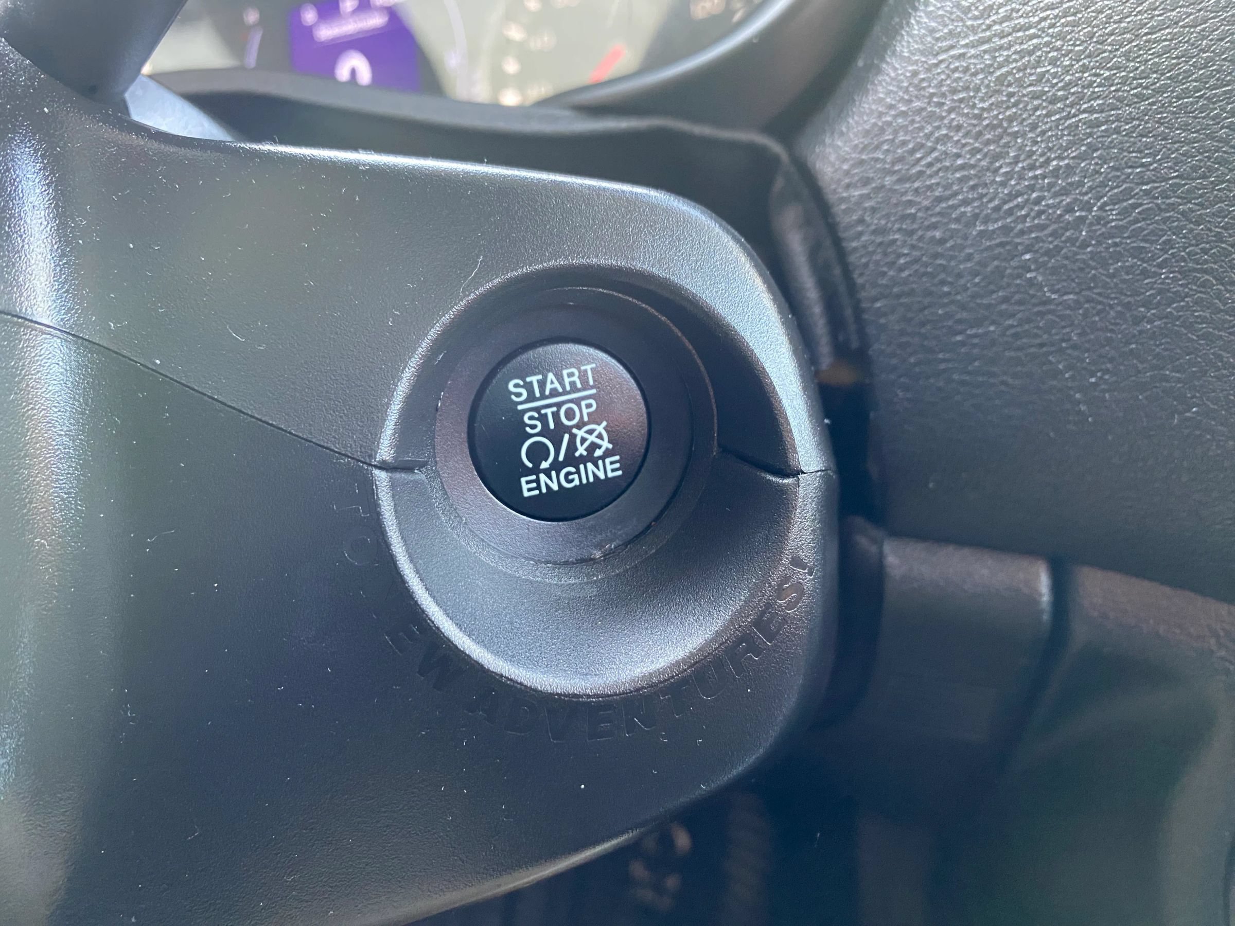 Used 2019 Jeep Renegade Latitude FWD image 23