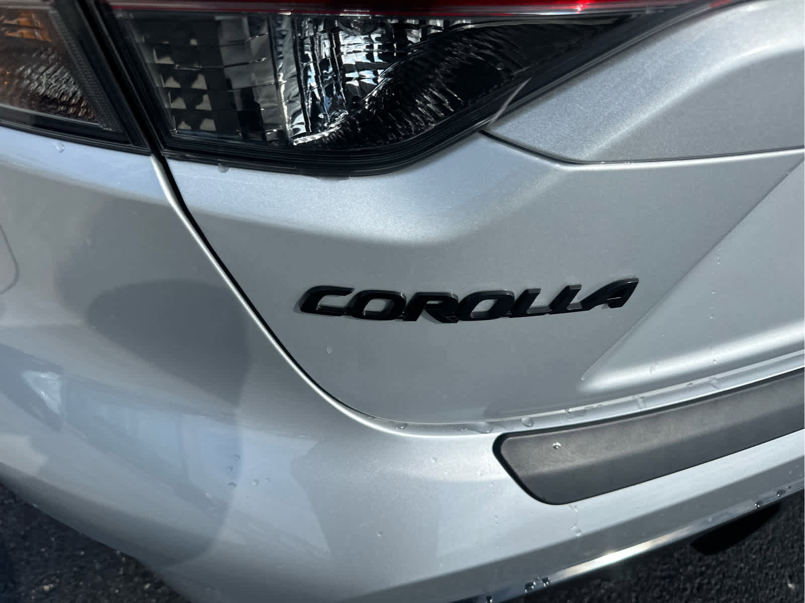 Used 2024 Toyota Corolla Sedan w/ SE Convenience Package image 13