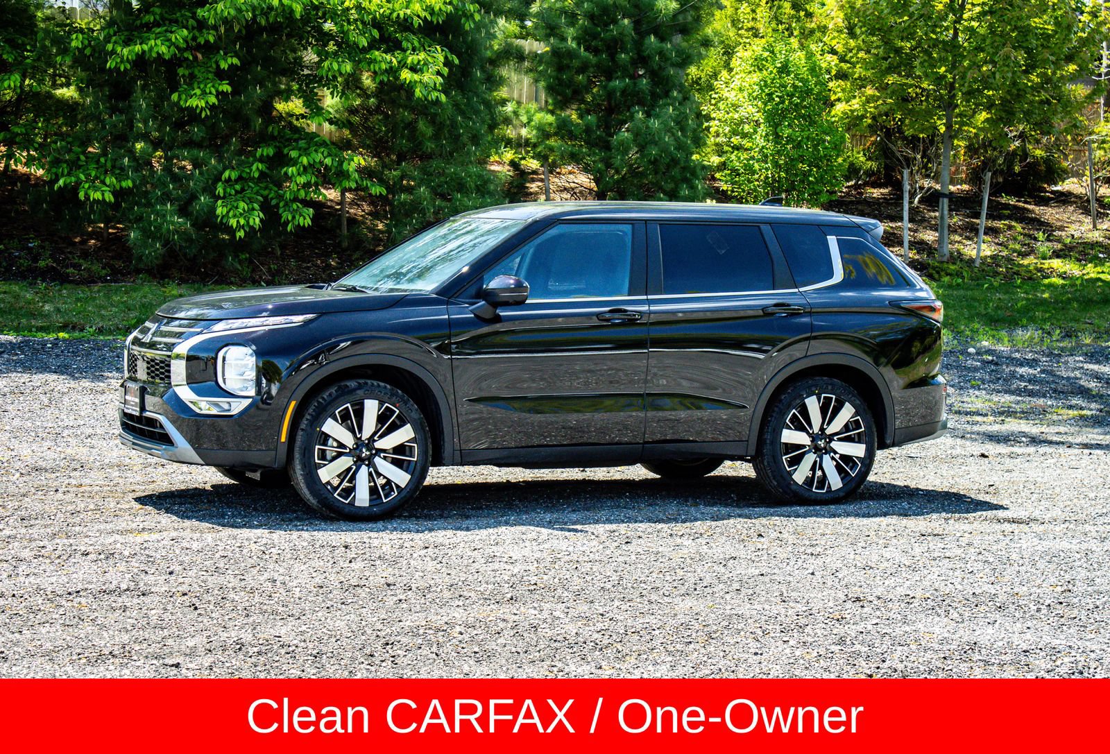 Used 2025 Mitsubishi Outlander SE AWD/4WD image 3