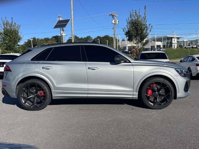 Certified 2025 Audi RS Q8 performance AWD/4WD image 8