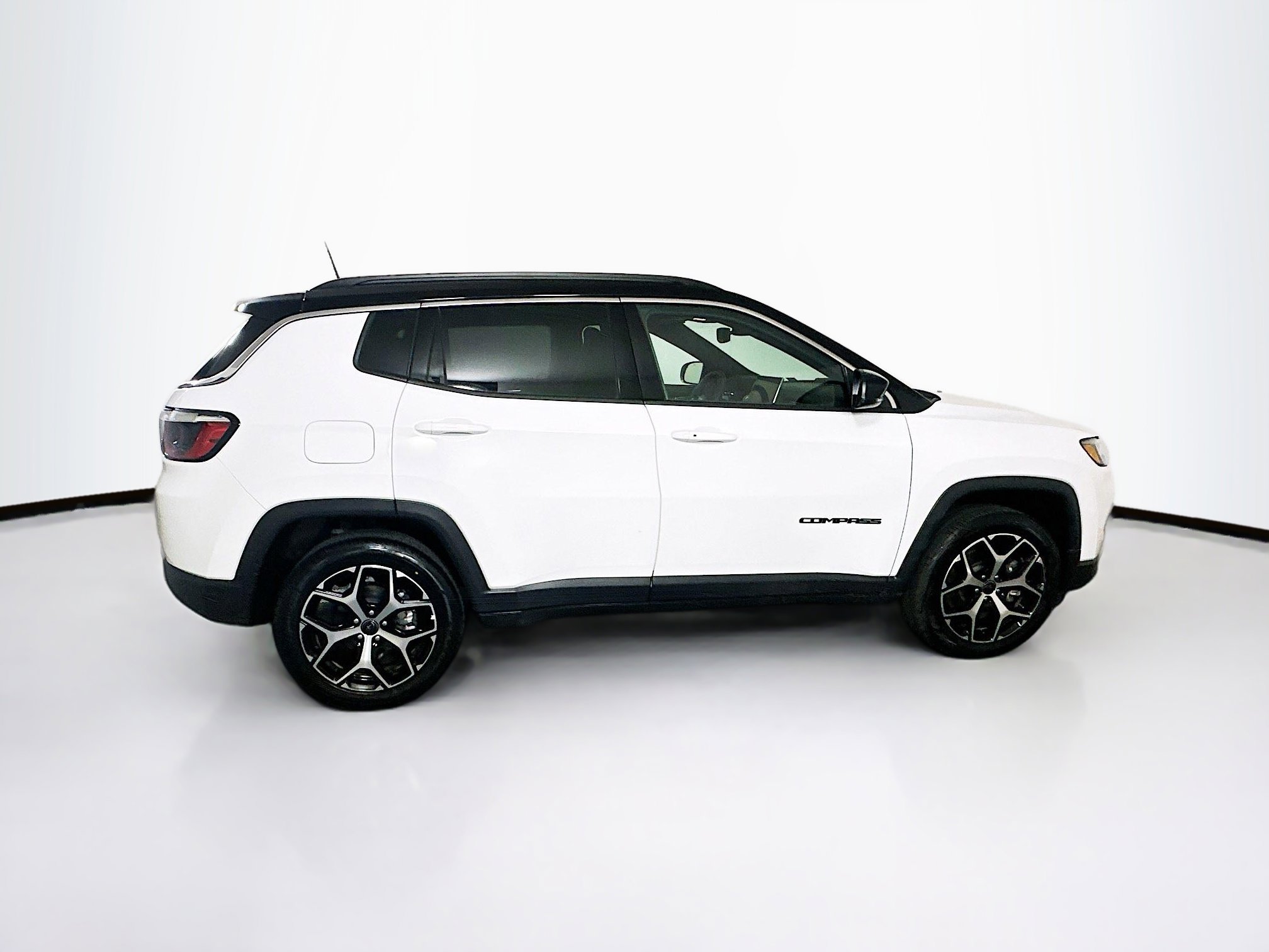 Used 2025 Jeep Compass Limited image 10
