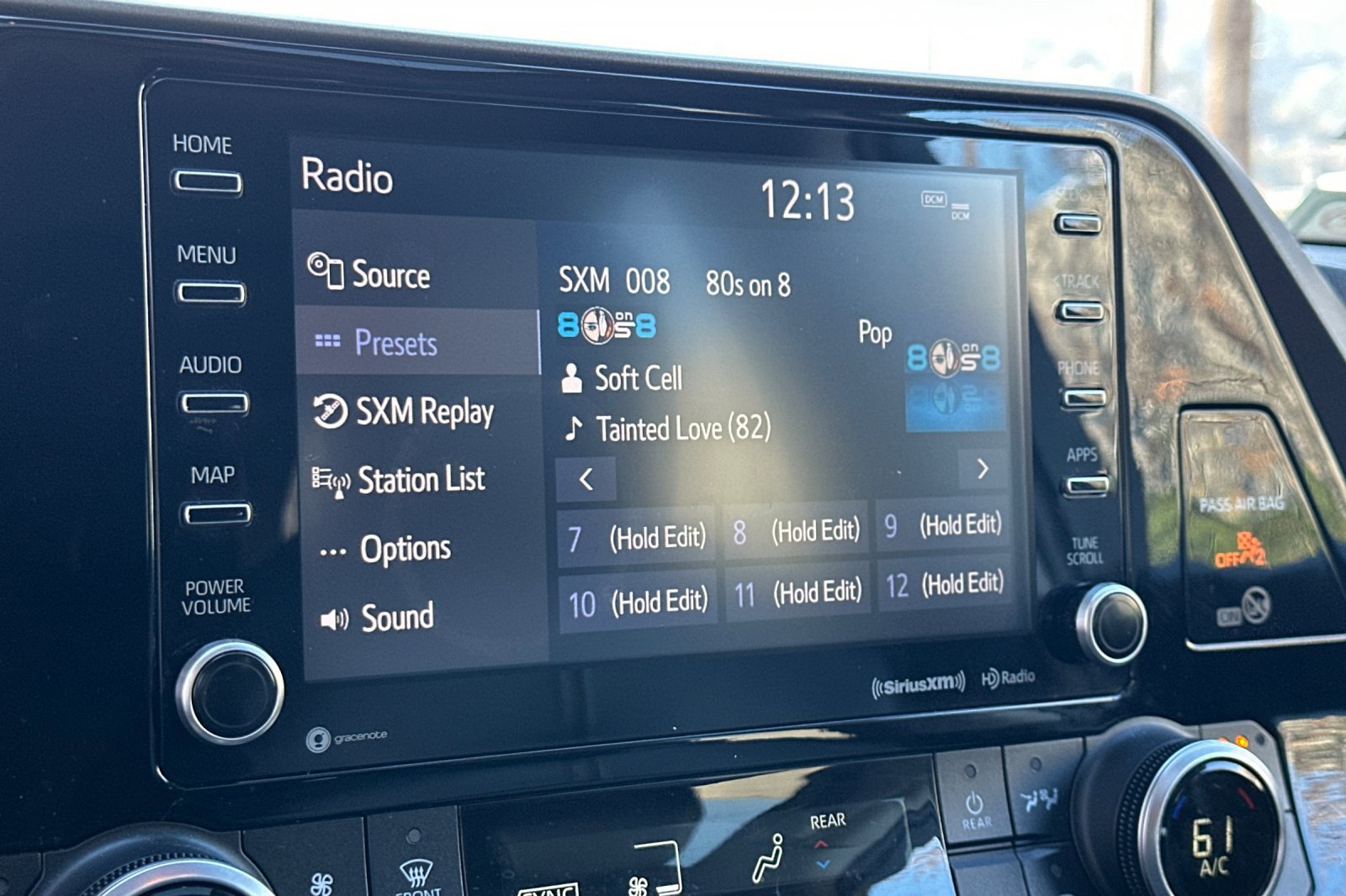 Used 2022 Toyota Highlander XLE image 22