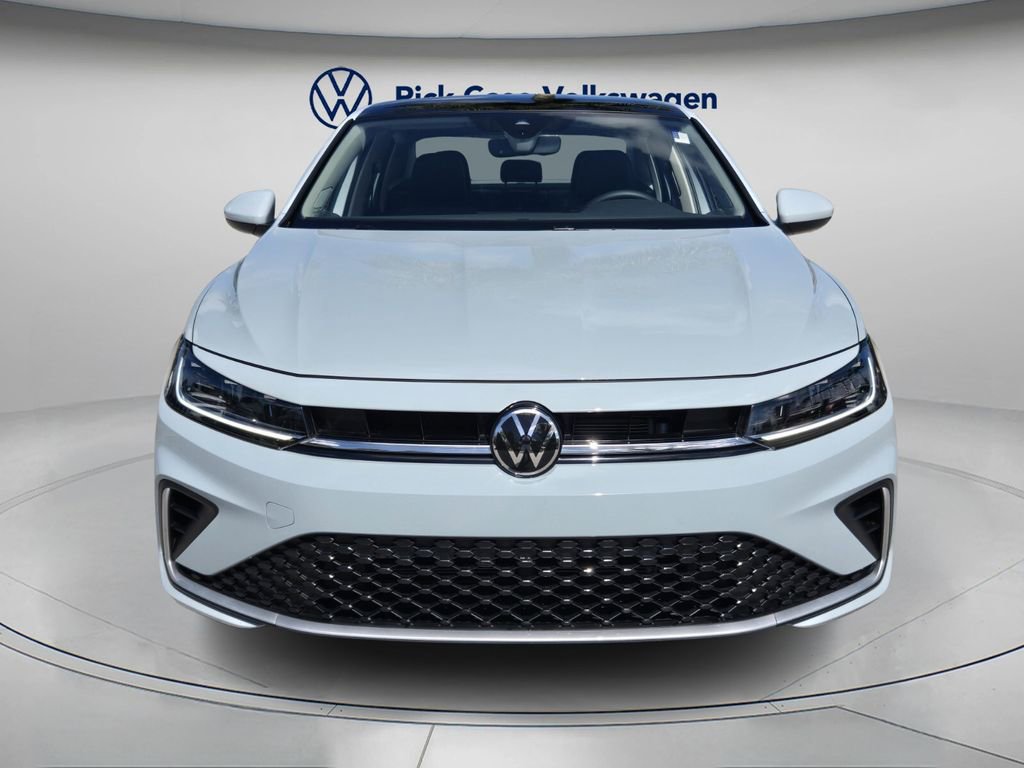 Certified 2025 Volkswagen Jetta SE w/ Sunroof Package image 4