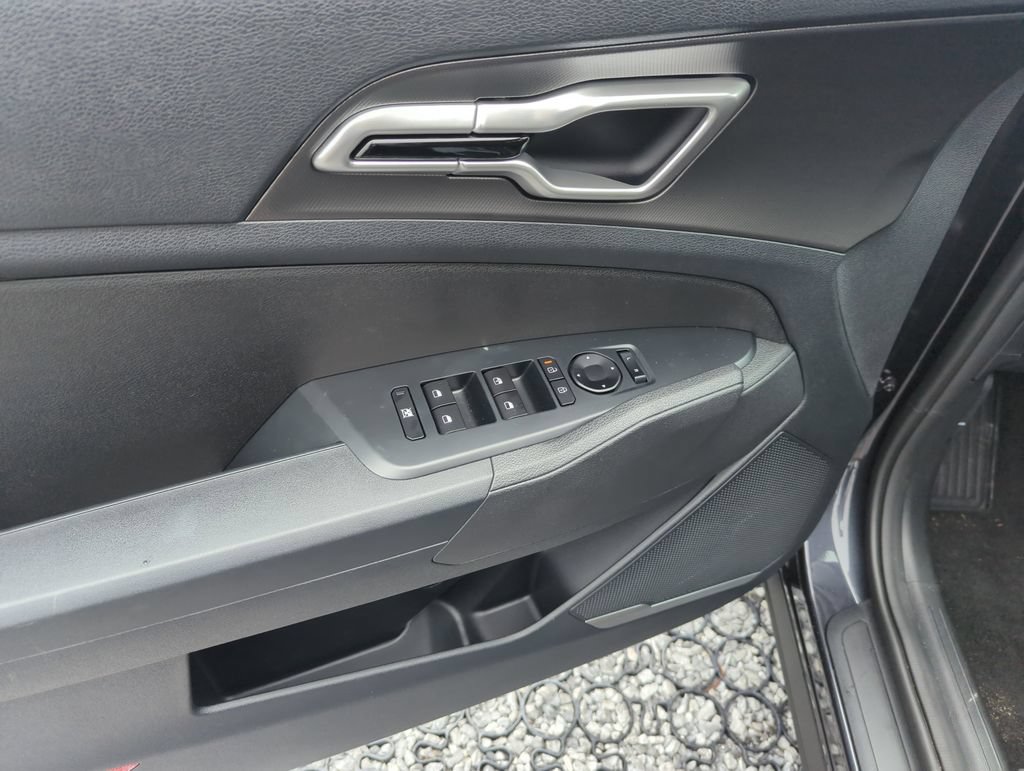 New 2026 Kia Sportage LX w/ LX Convenience Package FWD image 19