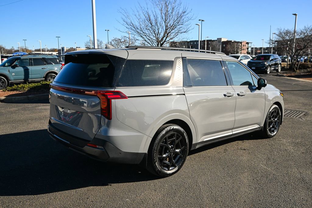 Used 2025 Kia Carnival SX Prestige image 5