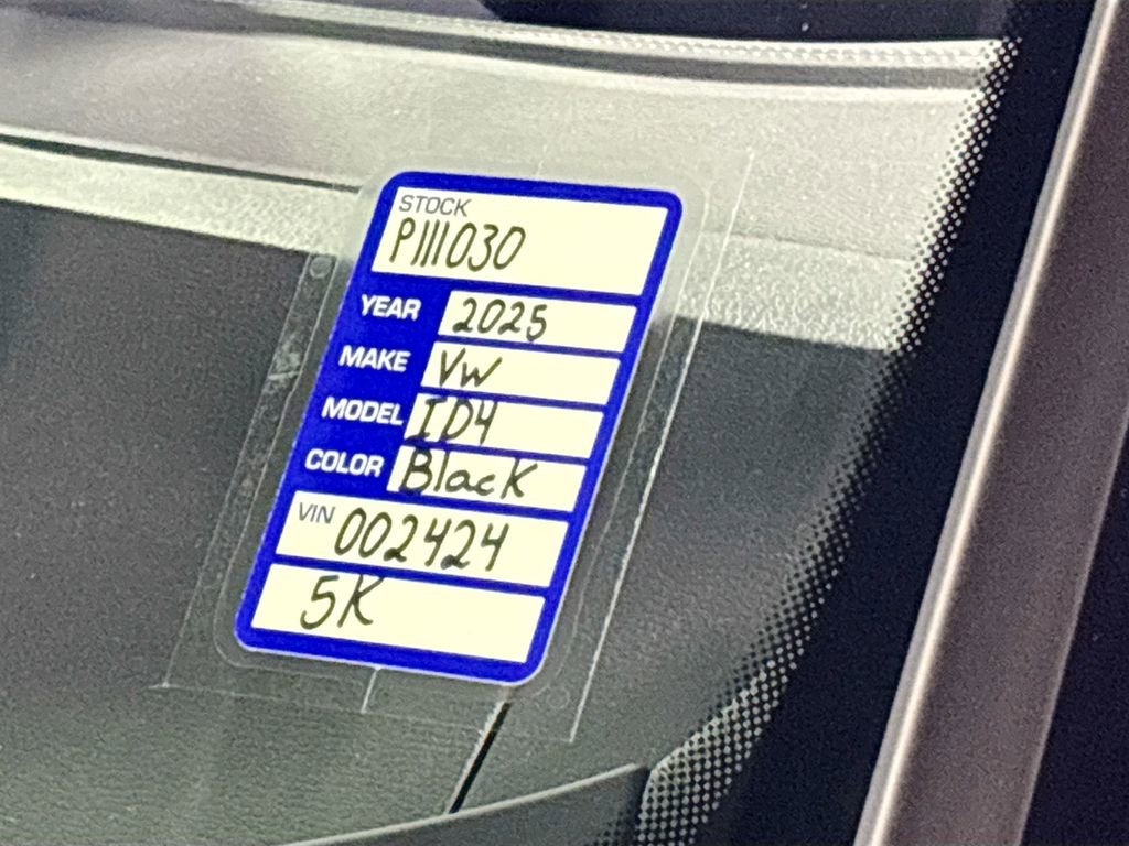 Certified 2025 Volkswagen ID.4 Pro image 25