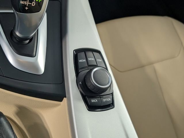 Used 2018 BMW 320i Sedan image 19