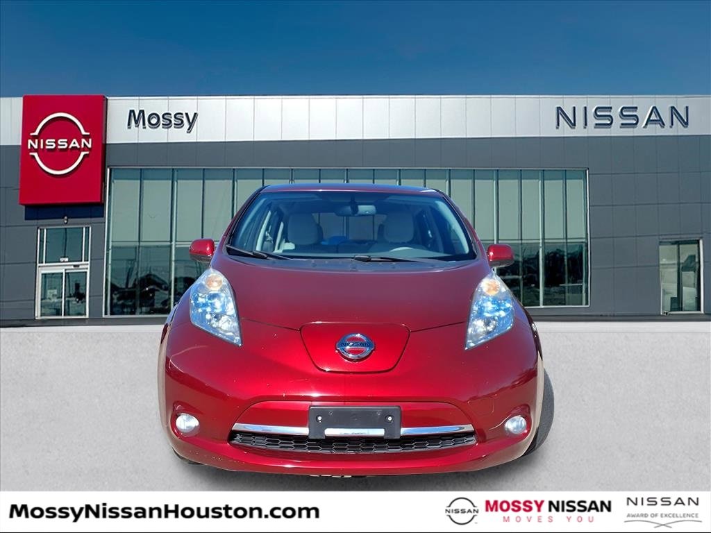Used 2014 Nissan Leaf SV w/ LED & Quick Charge Package image 2