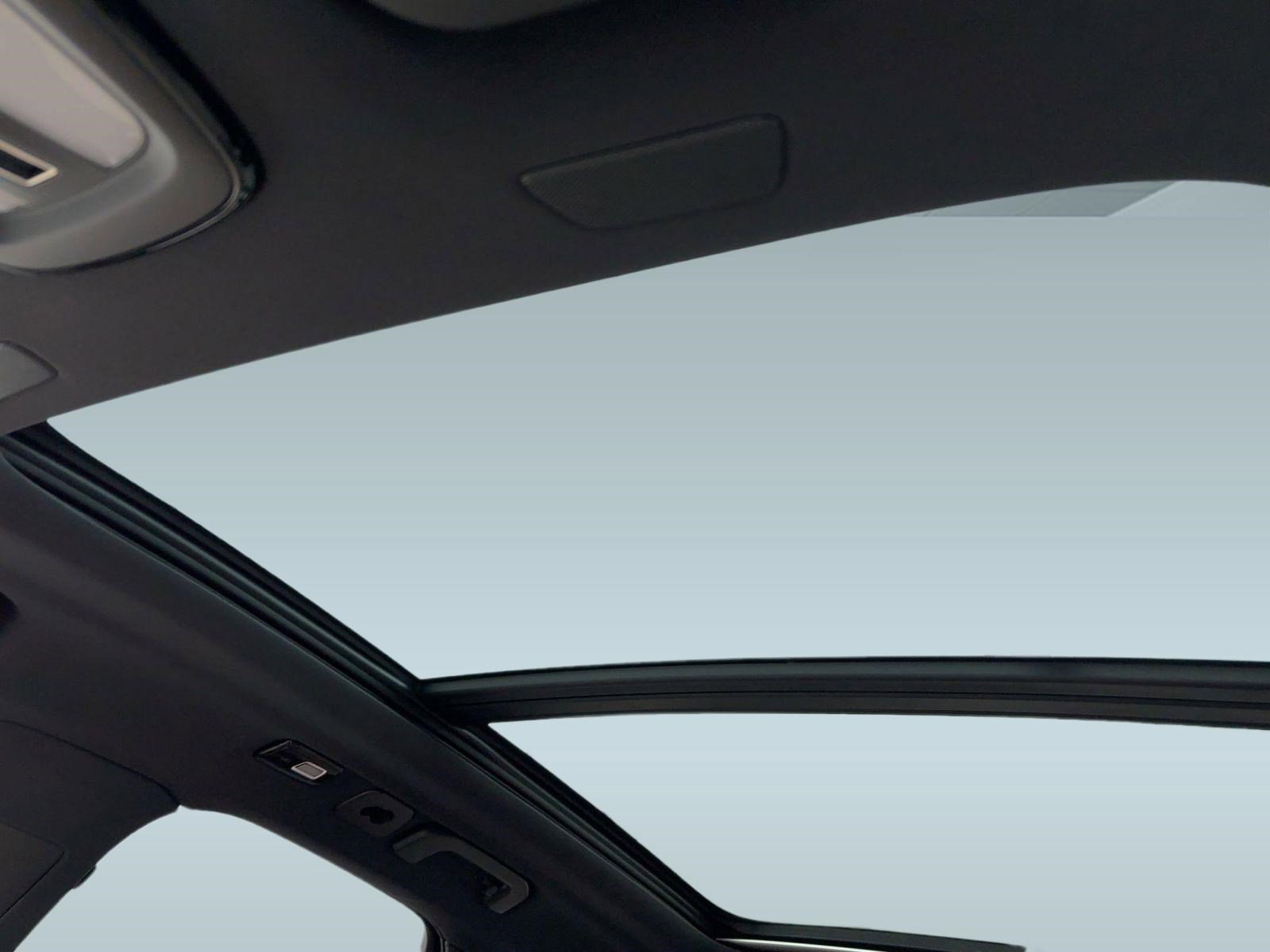 New 2026 Volvo XC60 B5 Plus w/ Climate Package image 14