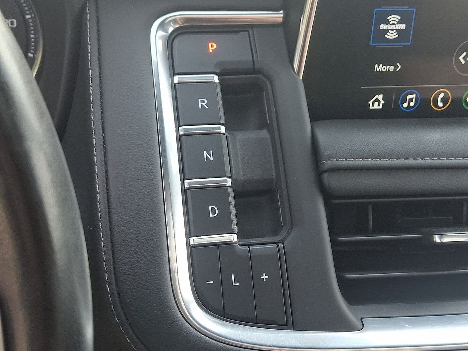 Certified 2021 Chevrolet Suburban Z71 AWD/4WD image 12