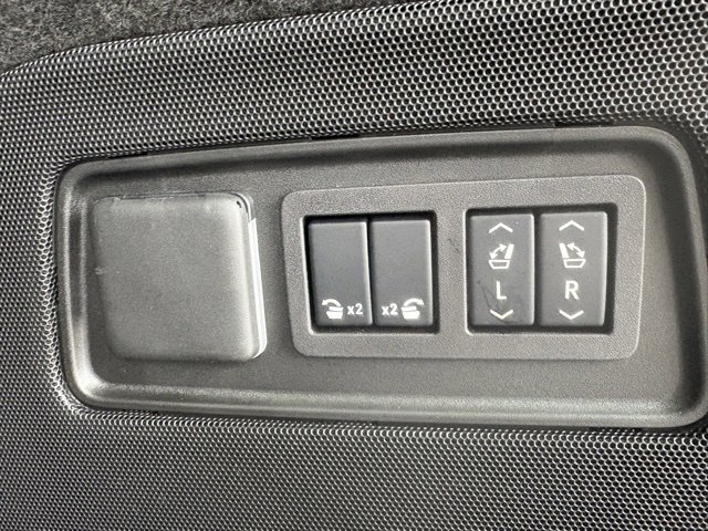 Used 2025 Cadillac Escalade Sport w/ Touring Package image 7