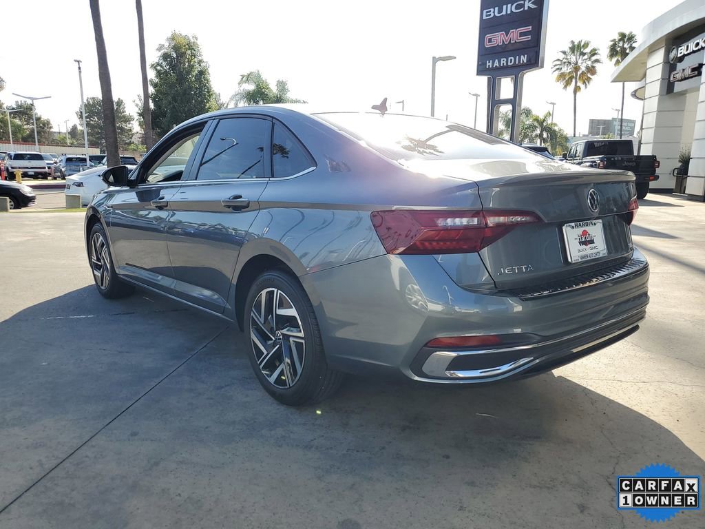 Used 2022 Volkswagen Jetta SEL image 3