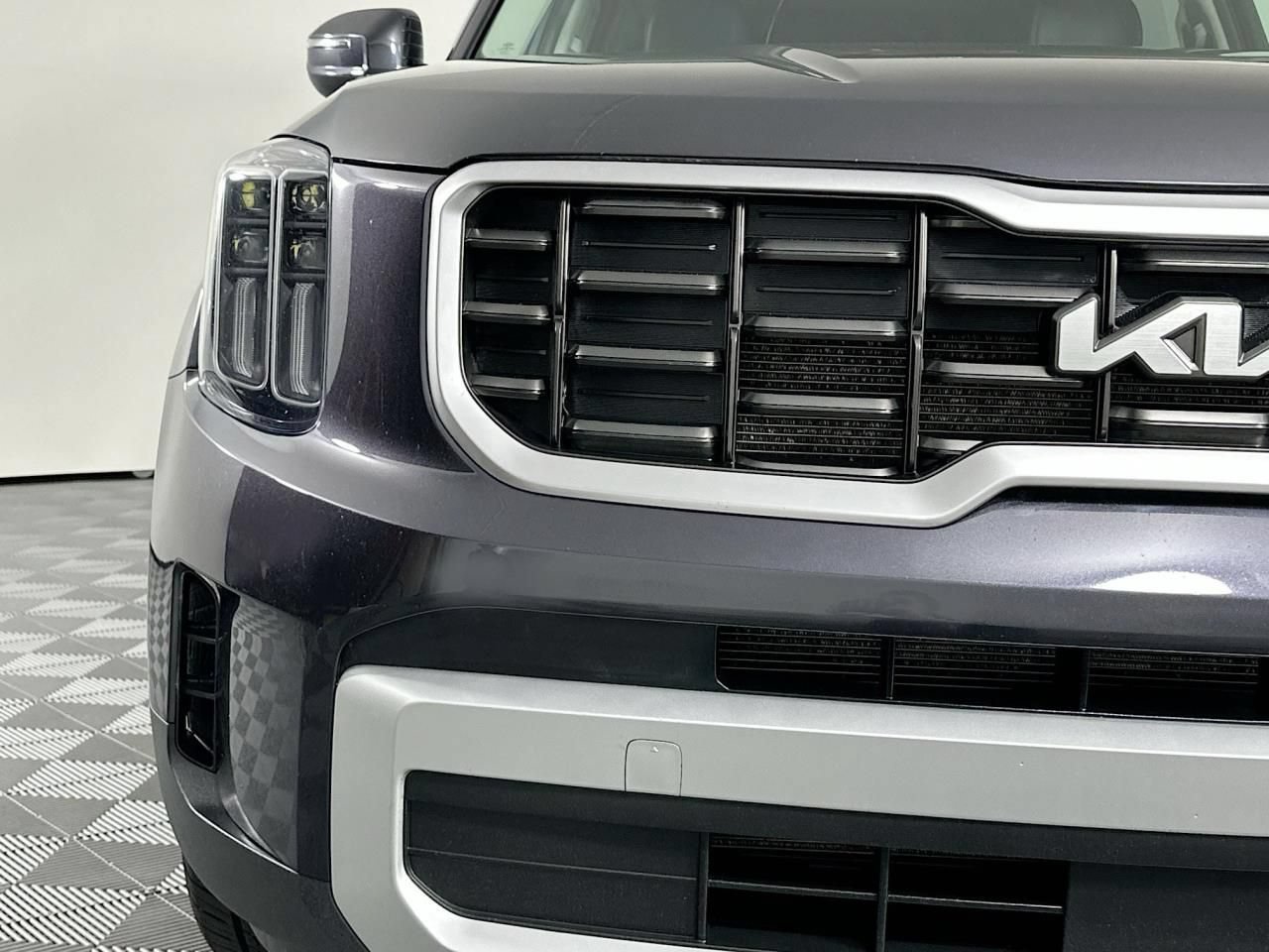 Used 2025 Kia Telluride S AWD/4WD image 3