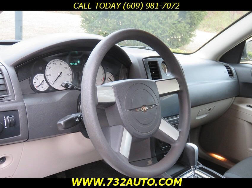 Used 2006 Chrysler 300 Base 4dr Sedan image 21