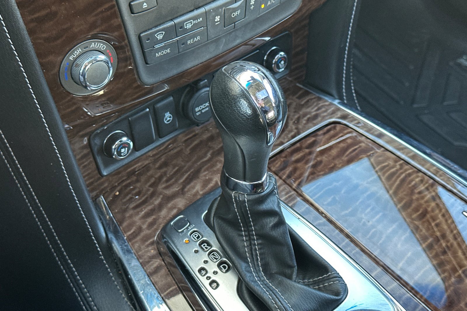 Used 2017 Nissan Armada Platinum w/ Captain Seat Package image 34