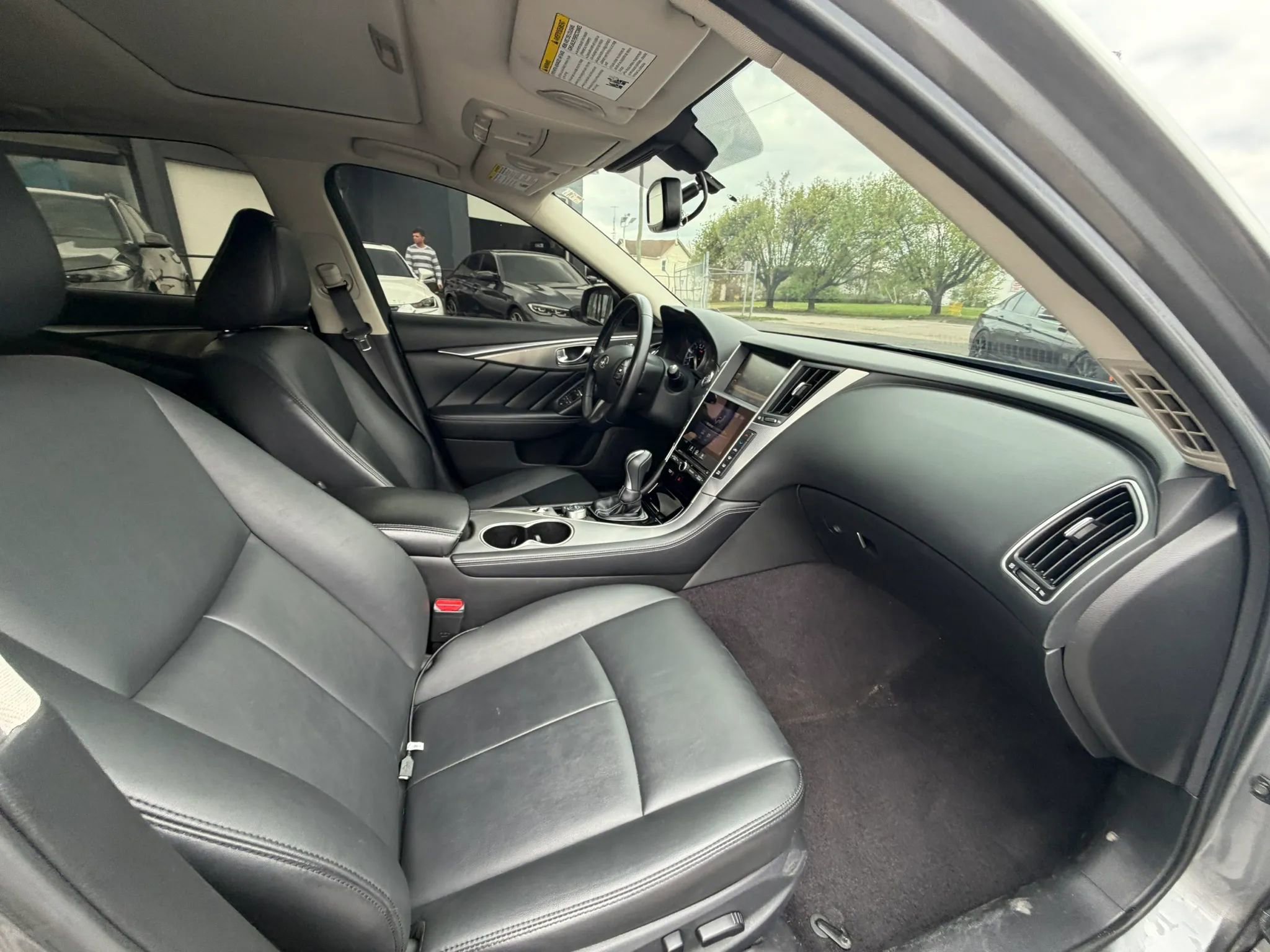 Used 2017 INFINITI Q50 Signature Edition w/ All Weather Package (L93) image 16