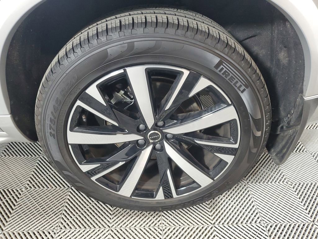 Certified 2025 Volvo XC90 B6 Core w/ Climate Package image 13