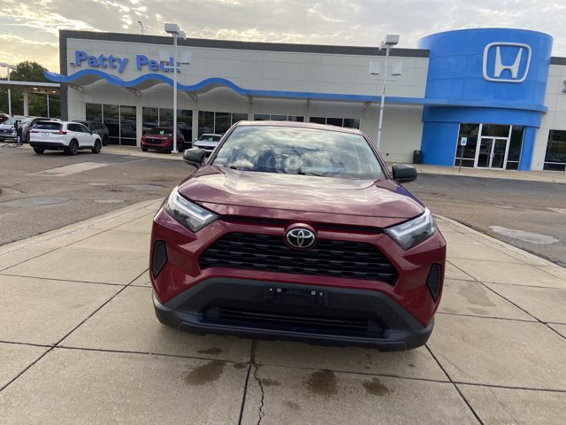 Used 2023 Toyota RAV4 LE AWD/4WD image 3