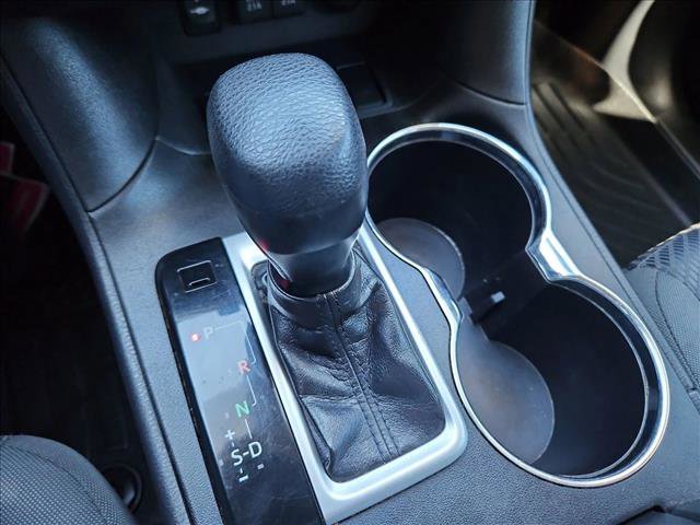 Used 2019 Toyota Highlander LE w/ Carpet Mat Package (TMS) image 12