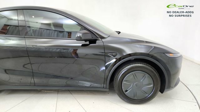 Used 2026 Tesla Model Y 2WD image 8
