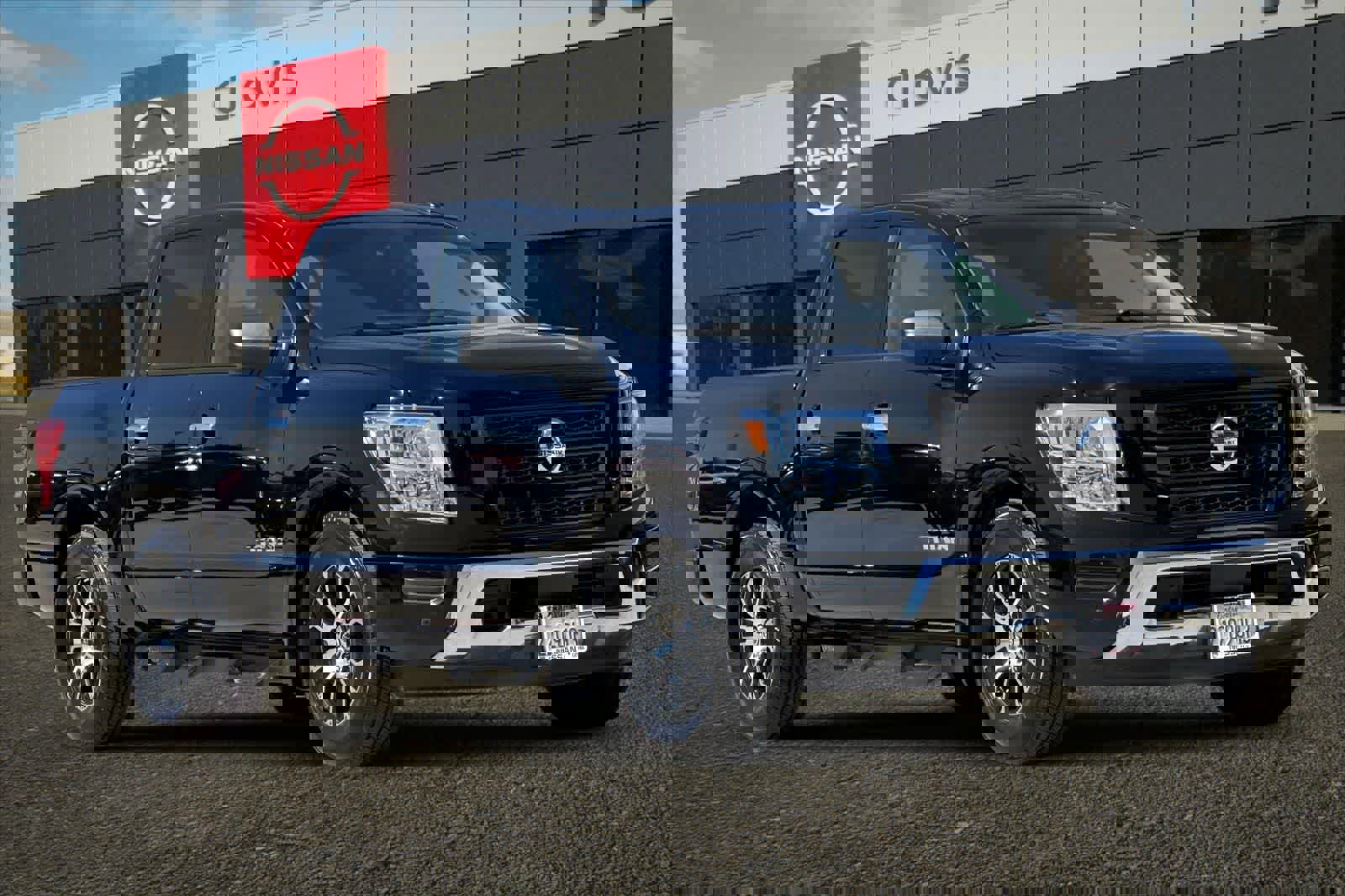 Certified 2021 Nissan Titan SV w/ SV Convenience Package image 10