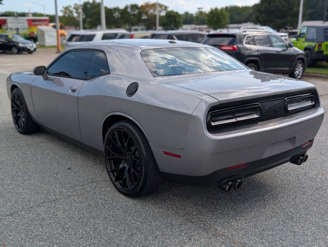 Used 2016 Dodge Challenger SXT RWD image 4