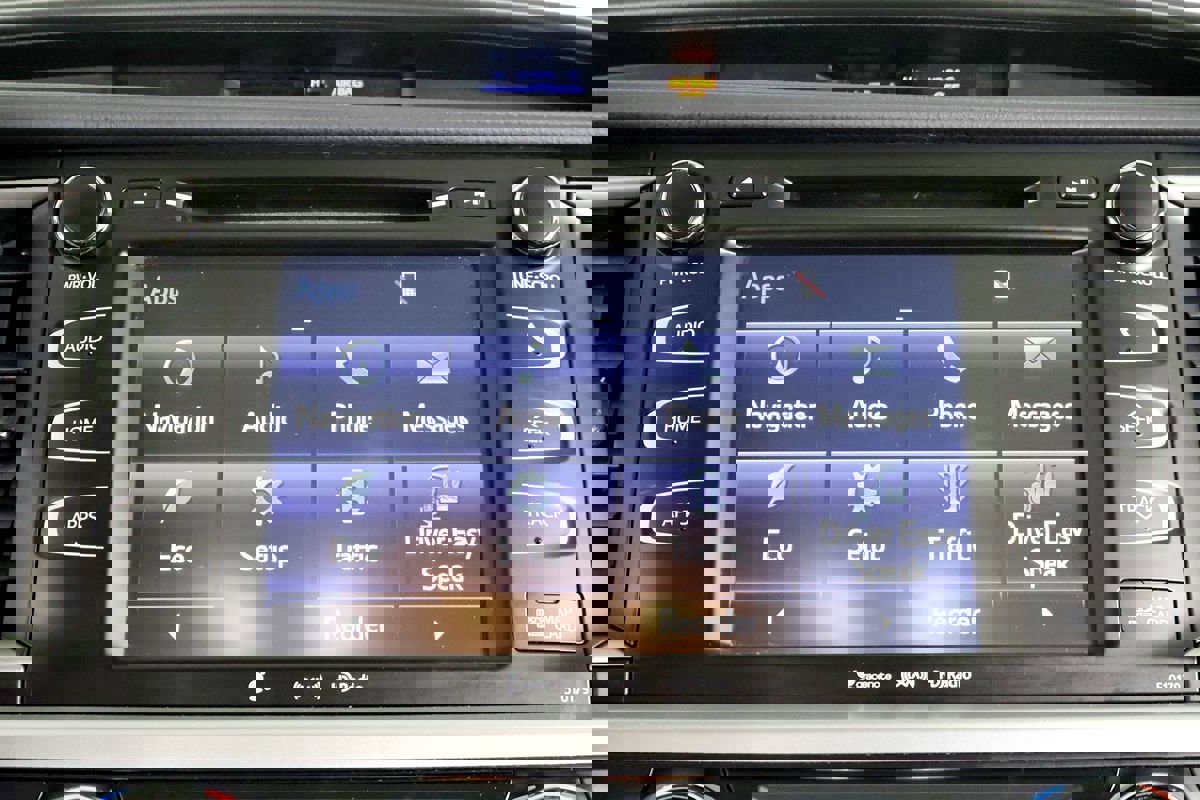 Used 2018 Toyota Highlander SE image 20