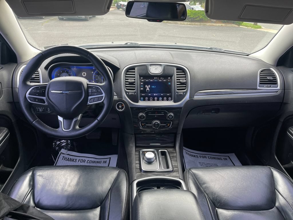 Used 2017 Chrysler 300 Limited RWD image 18