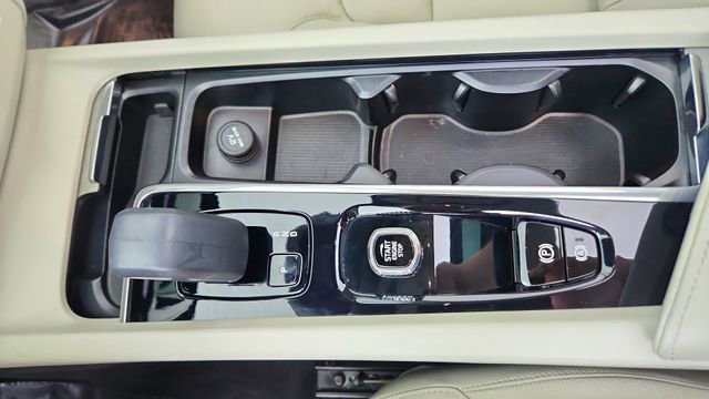 Used 2023 Volvo XC60 B5 Plus w/ Climate Package image 47