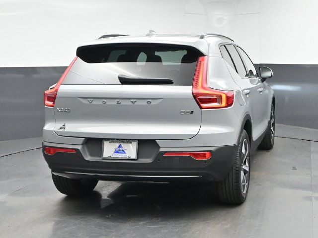 Used 2026 Volvo XC40 B5 Plus AWD/4WD image 8
