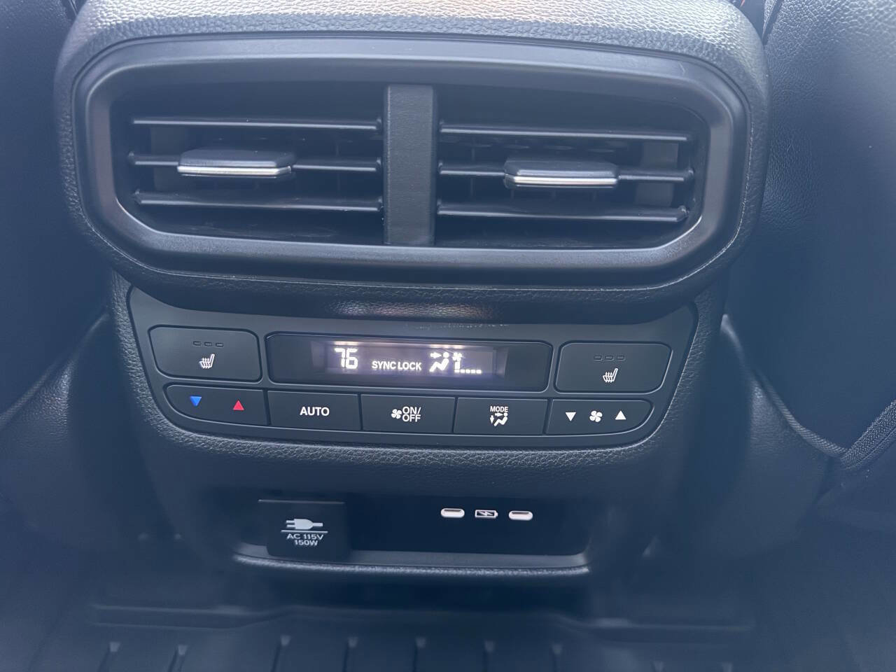 Used 2025 Honda Pilot Black Edition image 30