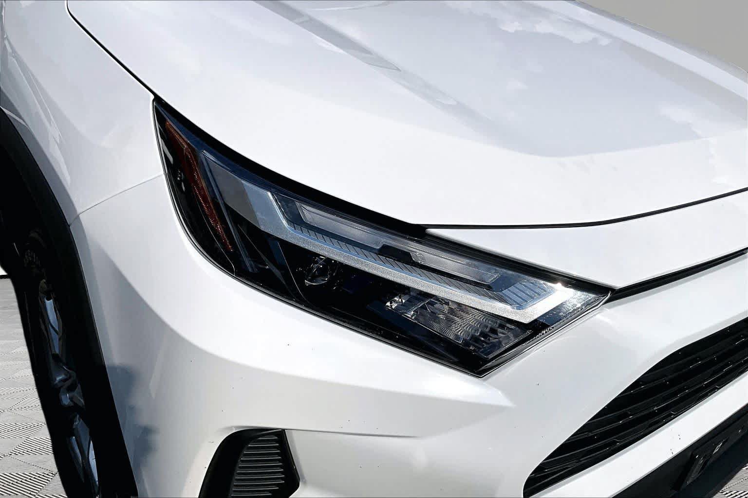 Certified 2025 Toyota RAV4 XLE AWD/4WD image 28