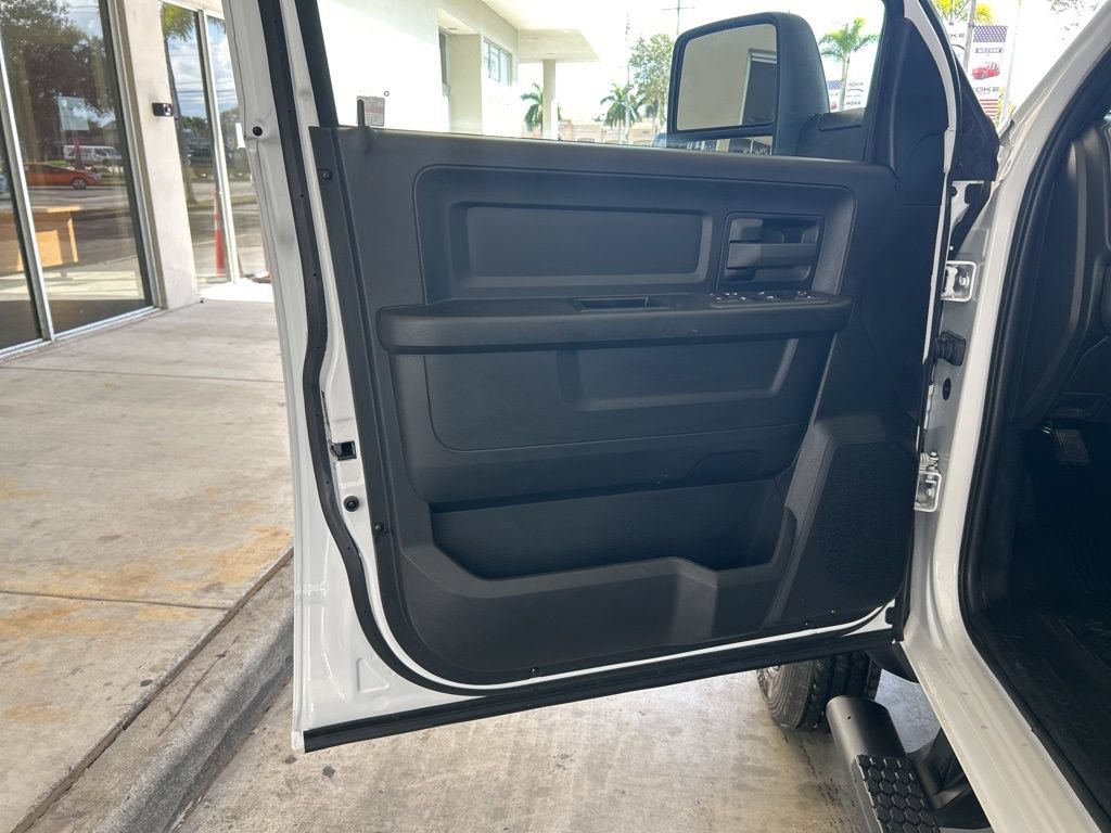 Used 2025 RAM 5500 Tradesman AWD/4WD image 33