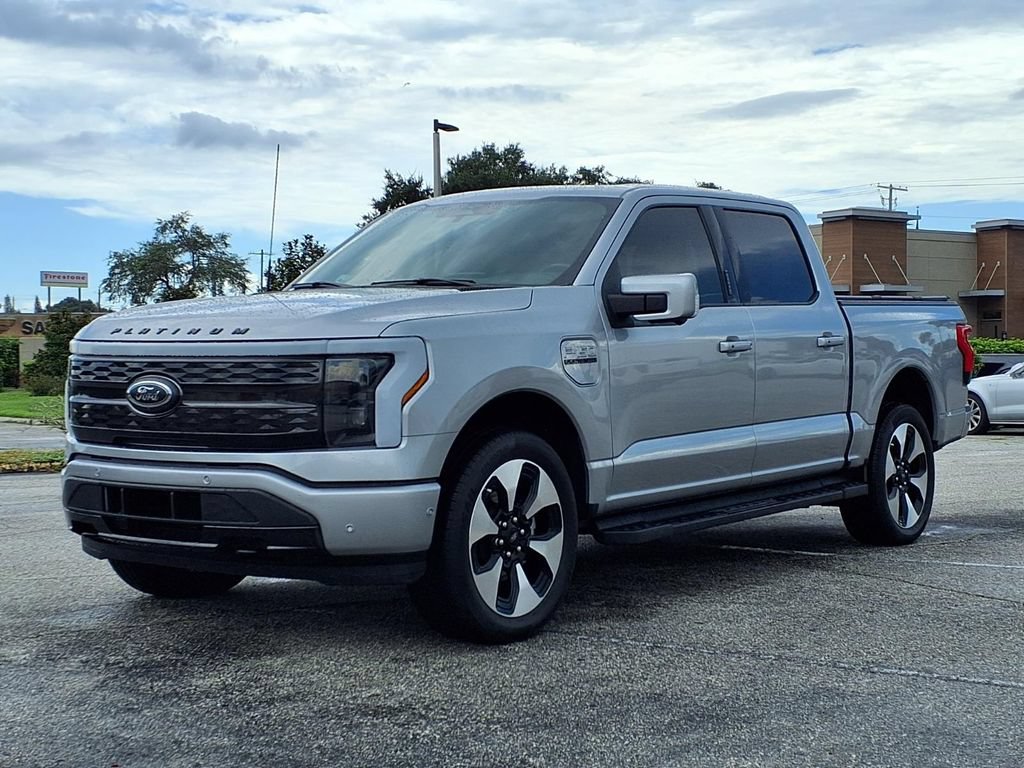 Used 2023 Ford F150 Lightning Platinum AWD/4WD image 3