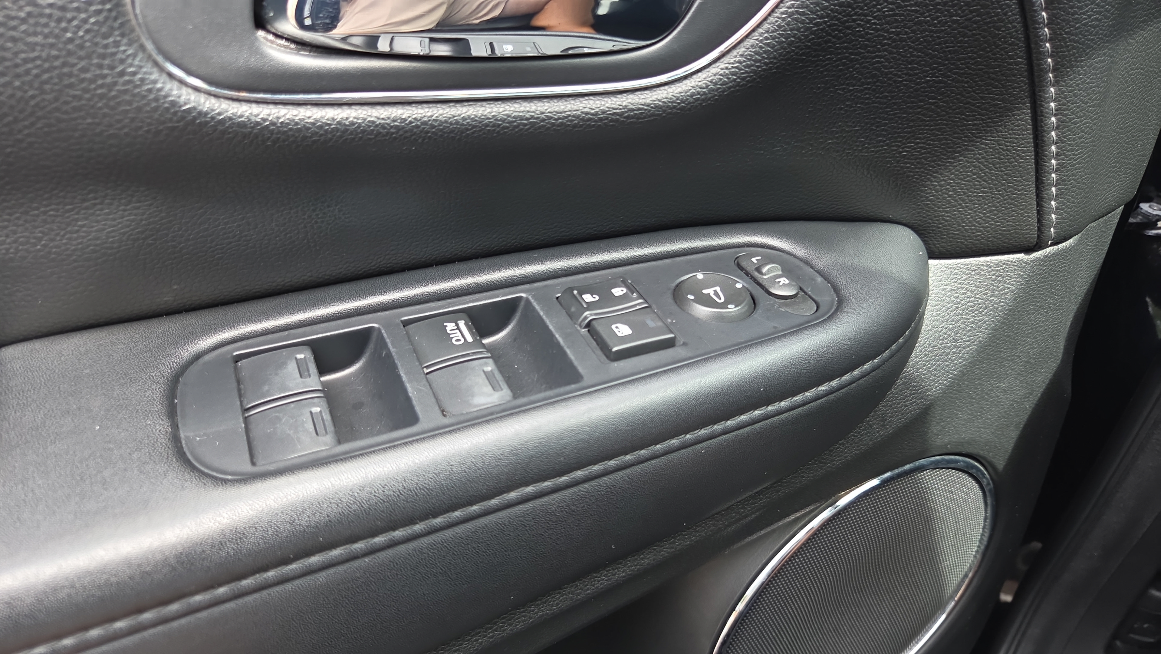 Used 2016 Honda HR-V EX-L image 24