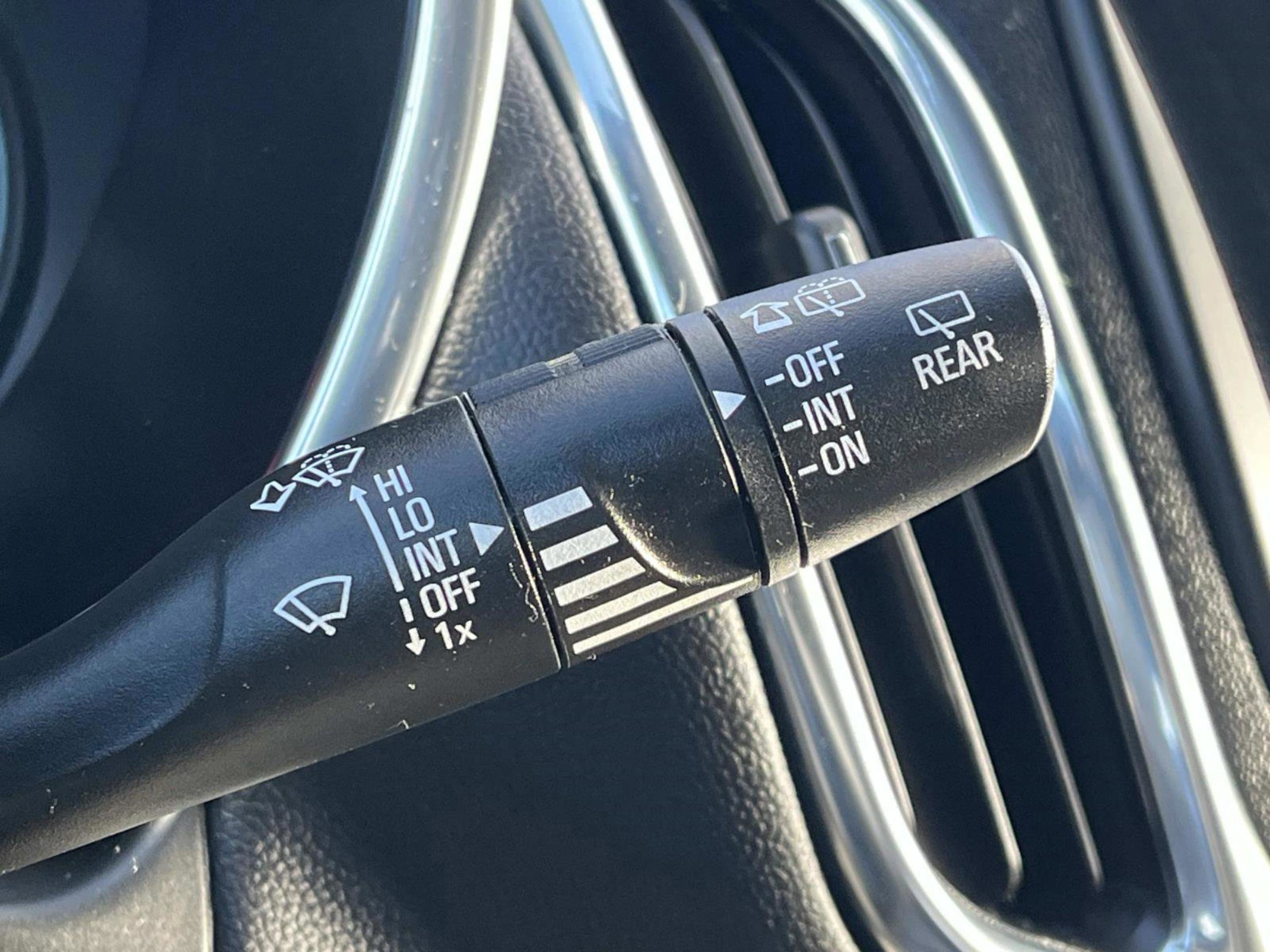 Used 2023 Chevrolet Equinox LT image 38