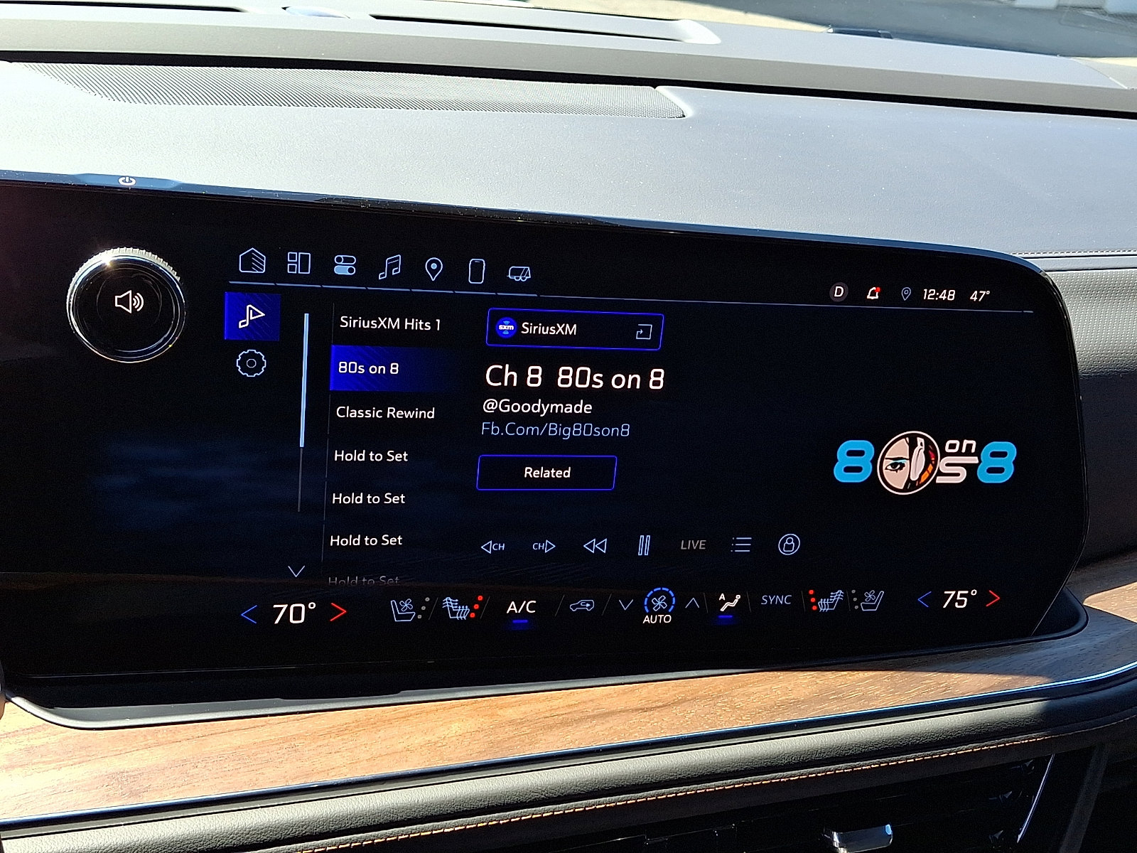 Used 2025 Chevrolet Tahoe High Country AWD/4WD image 17