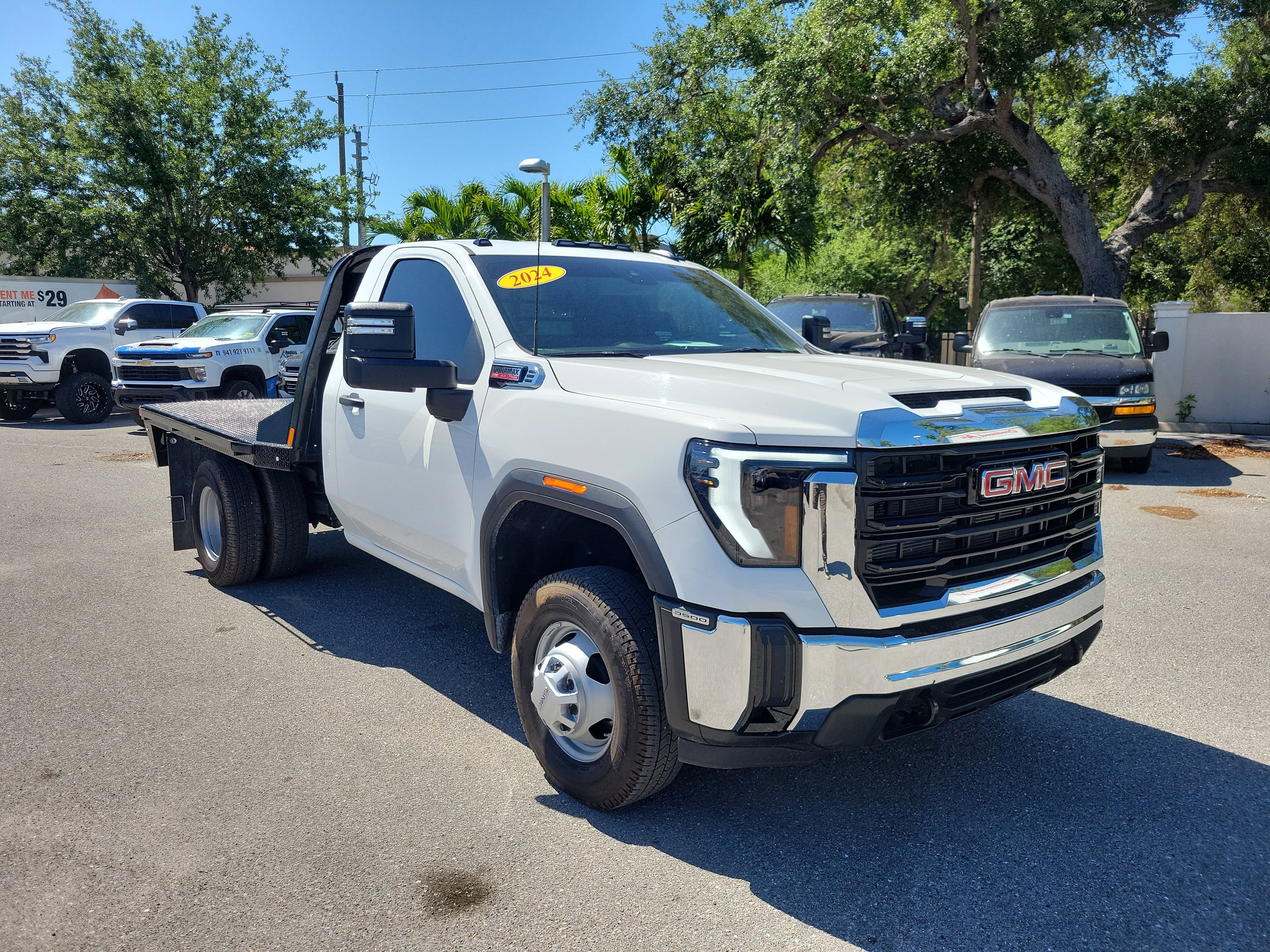 Certified 2024 GMC Sierra 3500 Pro w/ Convenience Package AWD/4WD image 1